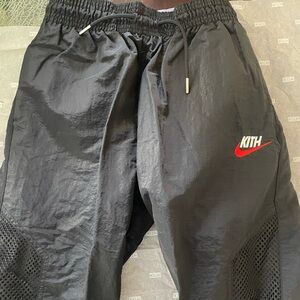 Kith for Nike boys windbreaker pants bottom size small brand new